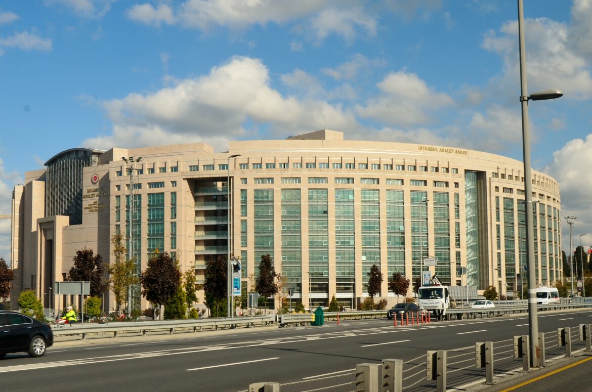 İstanbul Adalet Sarayı Ek Hizmet Binası Konumu ve Detayları [2026] - Kapak Görseli